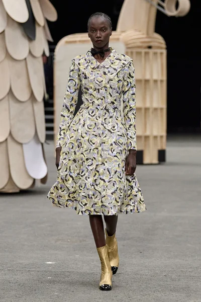 Look 37